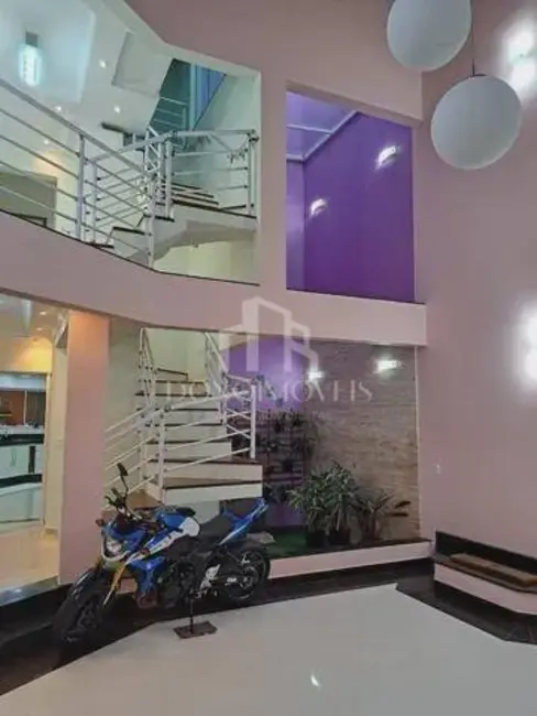 Casa com 3 quartos à venda, 250m2 em Independência, Sao Bernardo Do Campo - SP - imagem 1 Foto 1 de Casa com 3 quartos à venda, 250m2 em Independência, Sao Bernardo Do Campo - SP