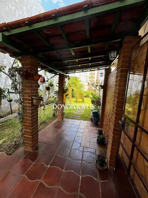 Casa com 3 quartos à venda, 210m2 em Jardim Bela Vista, Santo Andre - SP - imagem 1 Foto 1 de Casa com 3 quartos à venda, 210m2 em Jardim Bela Vista, Santo Andre - SP