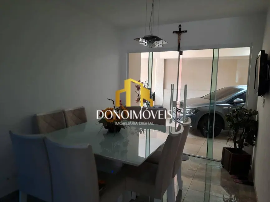 Casa com 3 quartos à venda, 220m2 em Santa Terezinha, Sao Bernardo Do Campo - SP - imagem 4 Foto 4 de Casa com 3 quartos à venda, 220m2 em Santa Terezinha, Sao Bernardo Do Campo - SP
