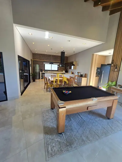 Casa com 4 quartos à venda, 273m2 em Curitibanos, Braganca Paulista - SP - imagem 8 Foto 8 de Casa com 4 quartos à venda, 273m2 em Curitibanos, Braganca Paulista - SP