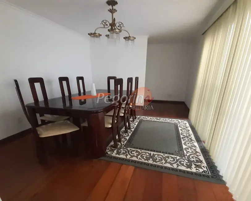 Casa com 6 quartos à venda, 190m2 em Jardim Itu Sabará, Porto Alegre - RS - imagem 3 Foto 3 de Casa com 6 quartos à venda, 190m2 em Jardim Itu Sabará, Porto Alegre - RS