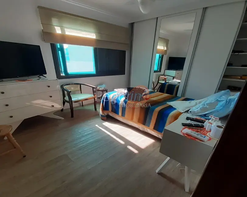 Casa com 6 quartos à venda, 190m2 em Jardim Itu Sabará, Porto Alegre - RS - imagem 5 Foto 5 de Casa com 6 quartos à venda, 190m2 em Jardim Itu Sabará, Porto Alegre - RS