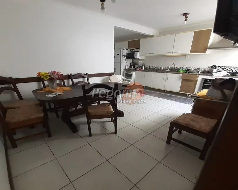 Casa com 6 quartos à venda, 190m2 em Jardim Itu Sabará, Porto Alegre - RS - imagem 4 Foto 4 de Casa com 6 quartos à venda, 190m2 em Jardim Itu Sabará, Porto Alegre - RS