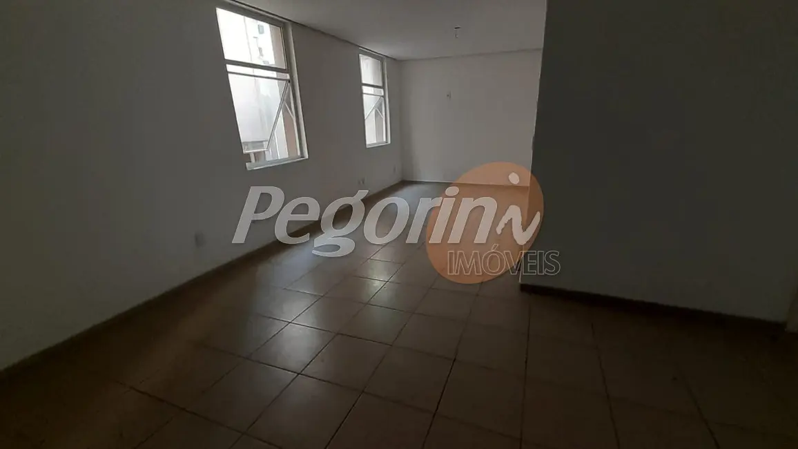 Loja para alugar, 75m2 em Rio Branco, Porto Alegre - RS - imagem 6 Foto 6 de Loja para alugar, 75m2 em Rio Branco, Porto Alegre - RS
