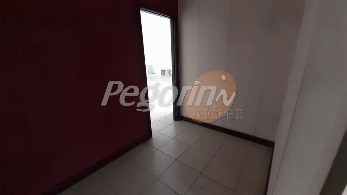 Sala Comercial para alugar, 130m2 em Independência, Porto Alegre - RS - imagem 9 Foto 9 de Sala Comercial para alugar, 130m2 em Independência, Porto Alegre - RS