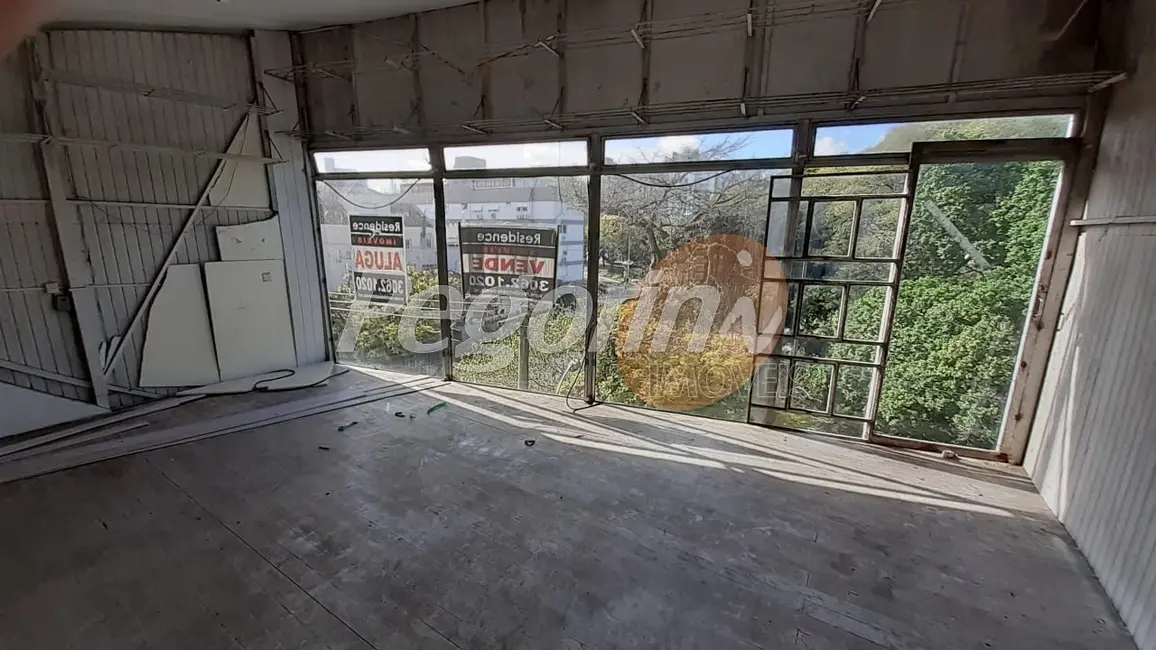 Loja à venda e para alugar, 250m2 em Rio Branco, Porto Alegre - RS - imagem 9 Foto 9 de Loja à venda e para alugar, 250m2 em Rio Branco, Porto Alegre - RS