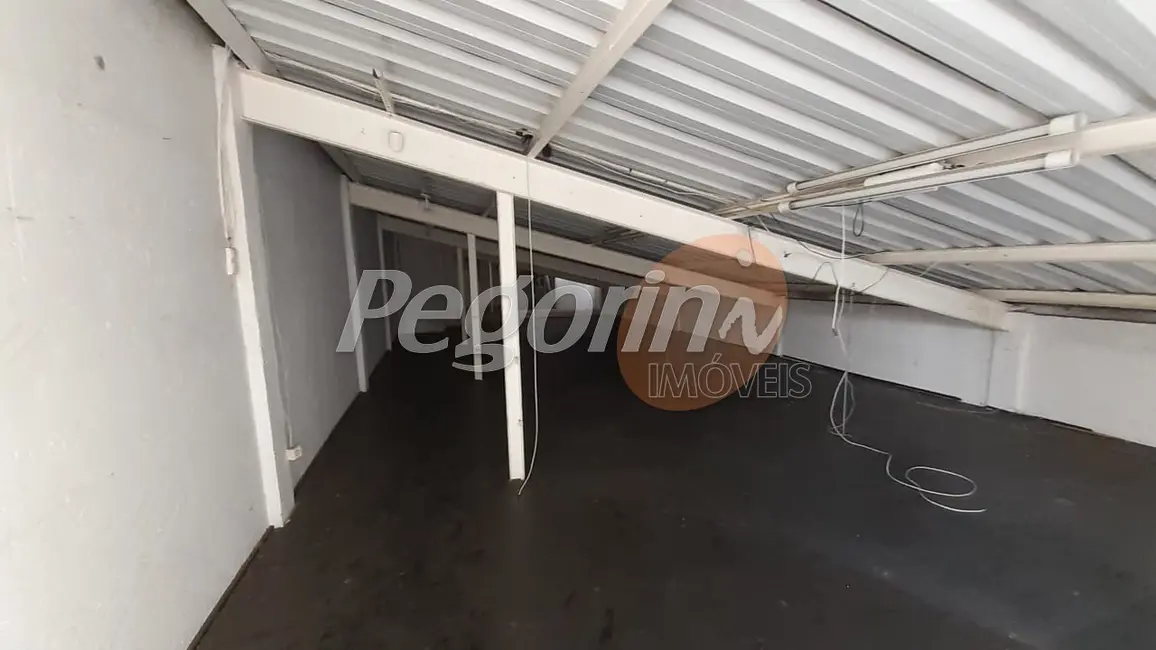 Loja à venda e para alugar, 250m2 em Rio Branco, Porto Alegre - RS - imagem 6 Foto 6 de Loja à venda e para alugar, 250m2 em Rio Branco, Porto Alegre - RS