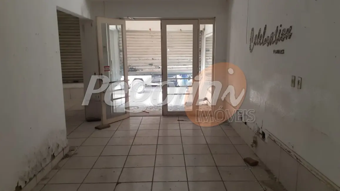 Loja à venda e para alugar, 250m2 em Rio Branco, Porto Alegre - RS - imagem 4 Foto 4 de Loja à venda e para alugar, 250m2 em Rio Branco, Porto Alegre - RS