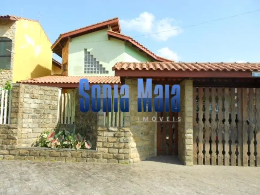 Sobrado com 3 quartos à venda em Itanhaem, SP - imagem 1 Foto 1 de Sobrado com 3 quartos à venda em Itanhaem, SP
