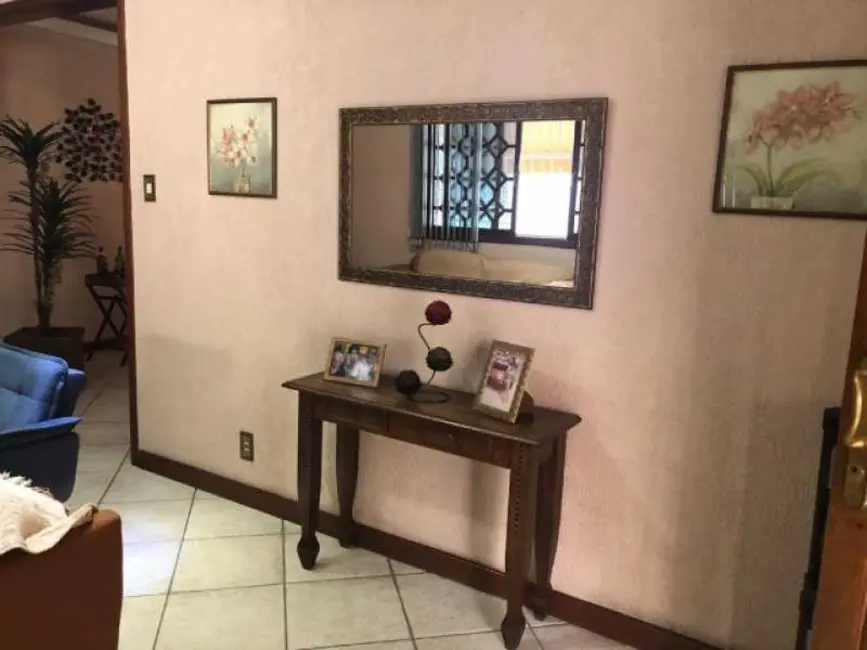 Foto 3 de Casa de Vila com 4 quartos à venda, 240m2 em Rio De Janeiro - RJ