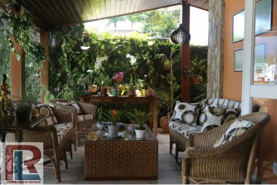 Casa de Condomínio com 6 quartos à venda, 450m2 em Angra Dos Reis - RJ - imagem 5 Foto 5 de Casa de Condomínio com 6 quartos à venda, 450m2 em Angra Dos Reis - RJ