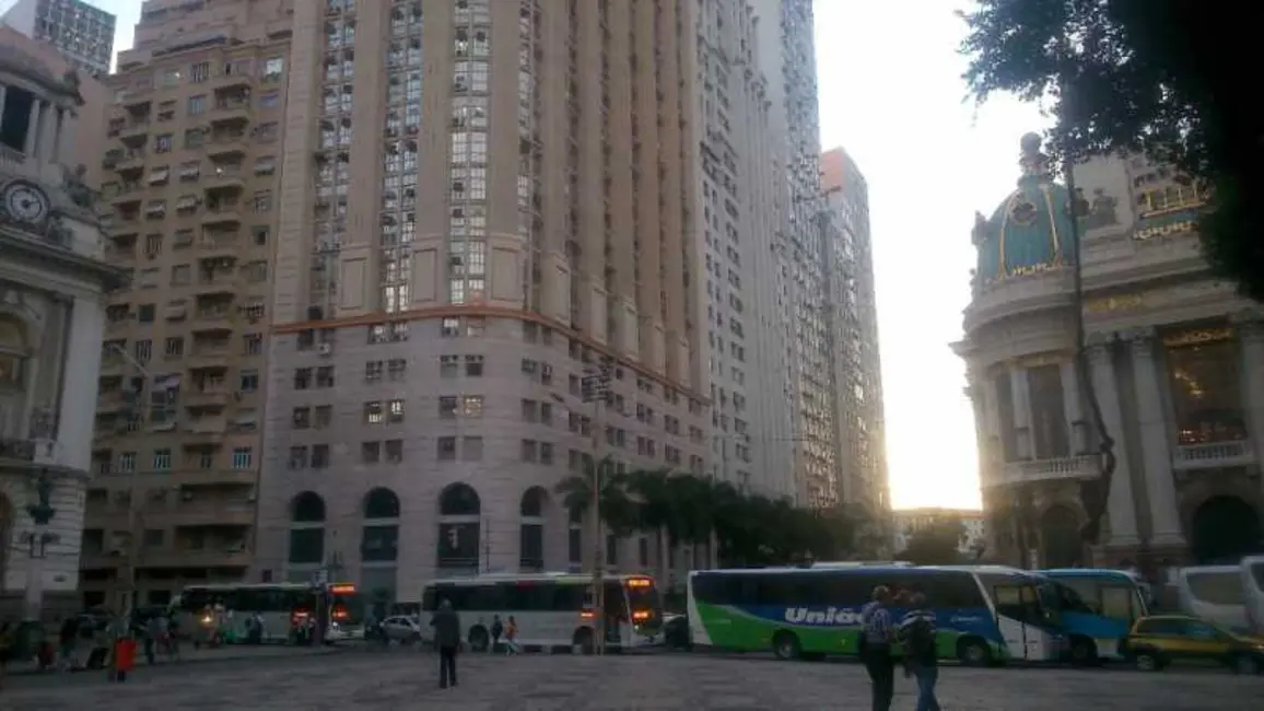 Foto 1 de Sala Comercial à venda e para alugar em Rio De Janeiro - RJ