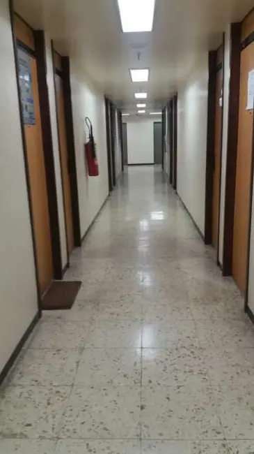 Sala Comercial para alugar, 30m2 em Rio De Janeiro - RJ - imagem 3 Foto 3 de Sala Comercial para alugar, 30m2 em Rio De Janeiro - RJ