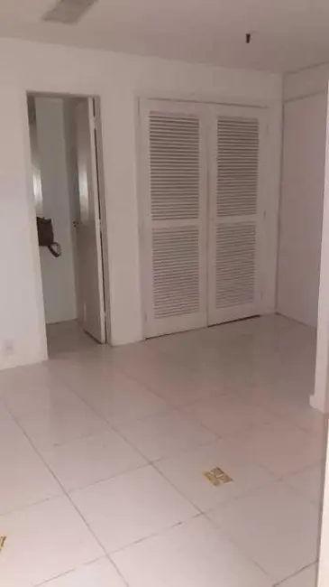 Sala Comercial para alugar, 30m2 em Rio De Janeiro - RJ - imagem 8 Foto 8 de Sala Comercial para alugar, 30m2 em Rio De Janeiro - RJ