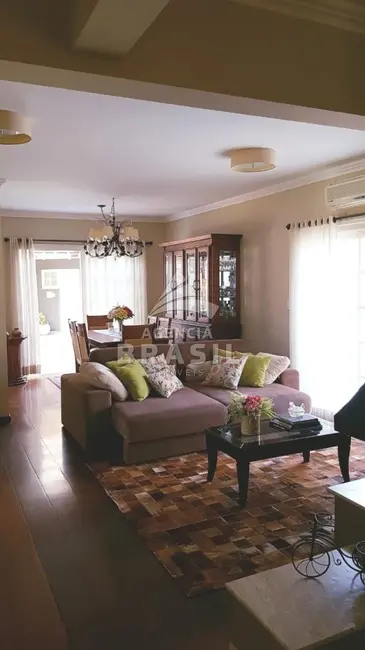 Foto 11 de Casa com 5 quartos à venda, 900m2 em Três Vendas, Pelotas - RS