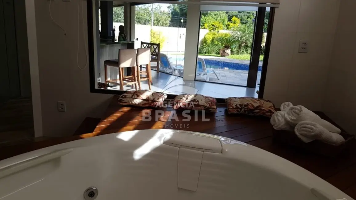 Foto 17 de Casa com 5 quartos à venda, 900m2 em Três Vendas, Pelotas - RS