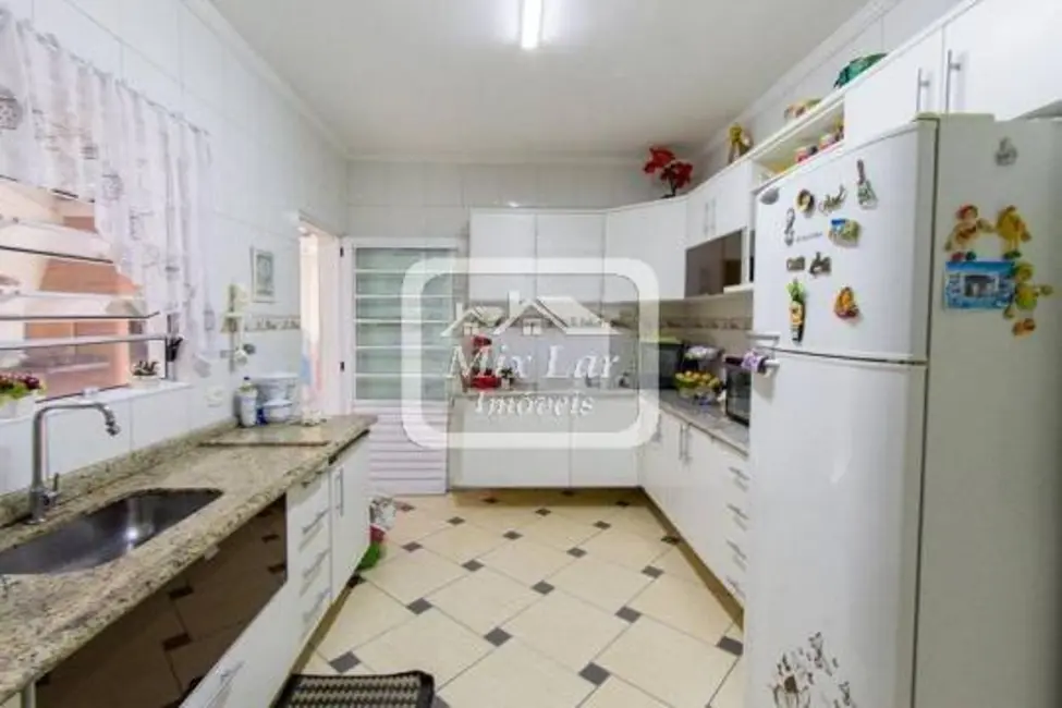 Sobrado com 3 quartos à venda, 228m2 em Osasco - SP - imagem 4 Foto 4 de Sobrado com 3 quartos à venda, 228m2 em Osasco - SP