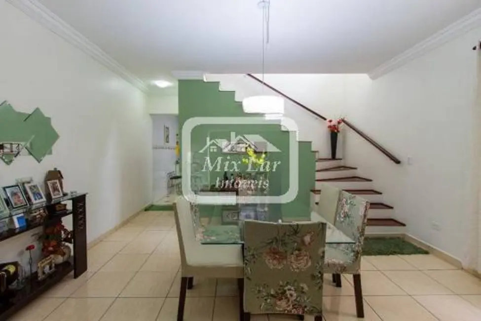 Sobrado com 3 quartos à venda, 228m2 em Osasco - SP - imagem 8 Foto 8 de Sobrado com 3 quartos à venda, 228m2 em Osasco - SP