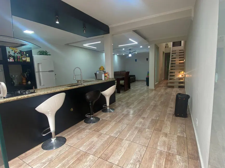 Foto 2 de Casa com 3 quartos à venda, 154m2 em Jaguaribe, Osasco - SP