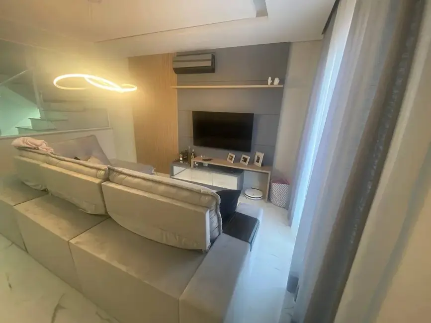 Foto 2 de Sobrado com 3 quartos à venda, 210m2 em Bela Vista, Osasco - SP