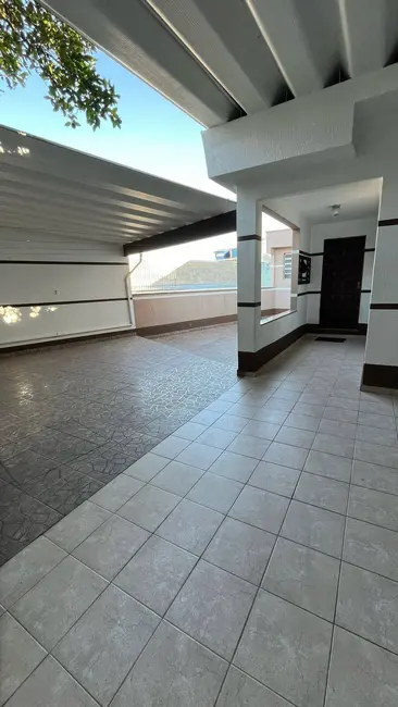 Foto 3 de Sobrado com 5 quartos à venda, 237m2 em Vila Yolanda, Osasco - SP