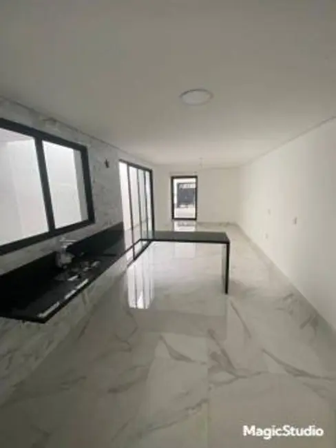 Sobrado com 3 quartos à venda, 160m2 em Bela Vista, Osasco - SP - imagem 2 Foto 2 de Sobrado com 3 quartos à venda, 160m2 em Bela Vista, Osasco - SP