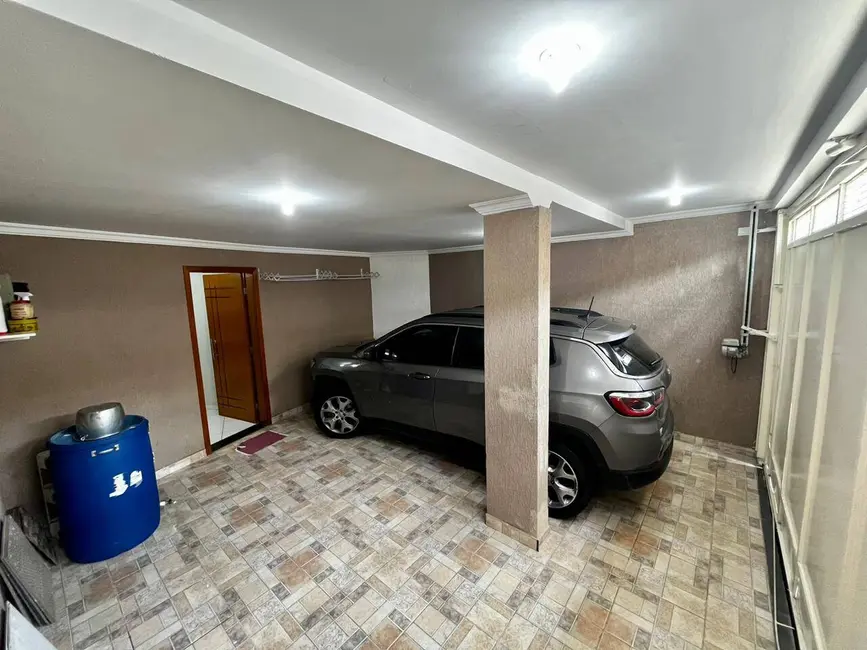 Sobrado com 3 quartos à venda, 212m2 em Bela Vista, Osasco - SP - imagem 8 Foto 8 de Sobrado com 3 quartos à venda, 212m2 em Bela Vista, Osasco - SP