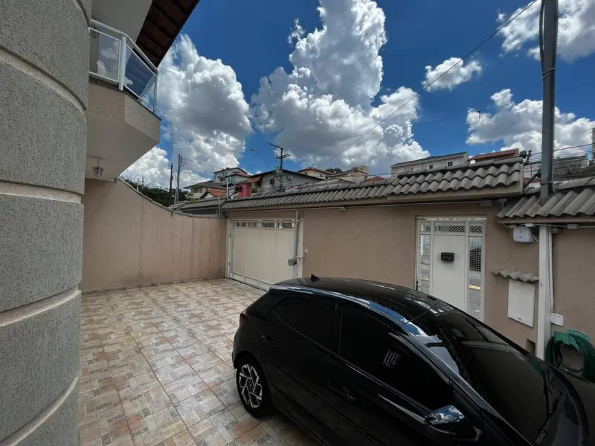 Sobrado com 3 quartos à venda, 212m2 em Bela Vista, Osasco - SP - imagem 6 Foto 6 de Sobrado com 3 quartos à venda, 212m2 em Bela Vista, Osasco - SP