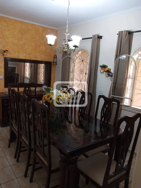 Sobrado com 3 quartos à venda, 200m2 em Vila Osasco, Osasco - SP - imagem 3 Foto 3 de Sobrado com 3 quartos à venda, 200m2 em Vila Osasco, Osasco - SP