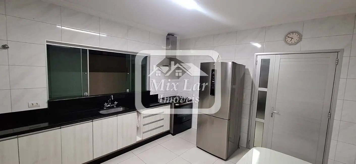 Sobrado com 3 quartos à venda, 184m2 em Bela Vista, Osasco - SP - imagem 4 Foto 4 de Sobrado com 3 quartos à venda, 184m2 em Bela Vista, Osasco - SP