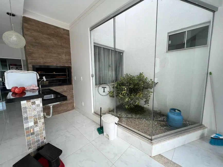 Casa com 3 quartos à venda, 297m2 em Jardim Maringá, Sinop - MT - imagem 5 Foto 5 de Casa com 3 quartos à venda, 297m2 em Jardim Maringá, Sinop - MT