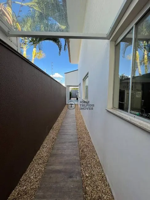 Casa com 3 quartos à venda, 297m2 em Jardim Maringá, Sinop - MT - imagem 3 Foto 3 de Casa com 3 quartos à venda, 297m2 em Jardim Maringá, Sinop - MT