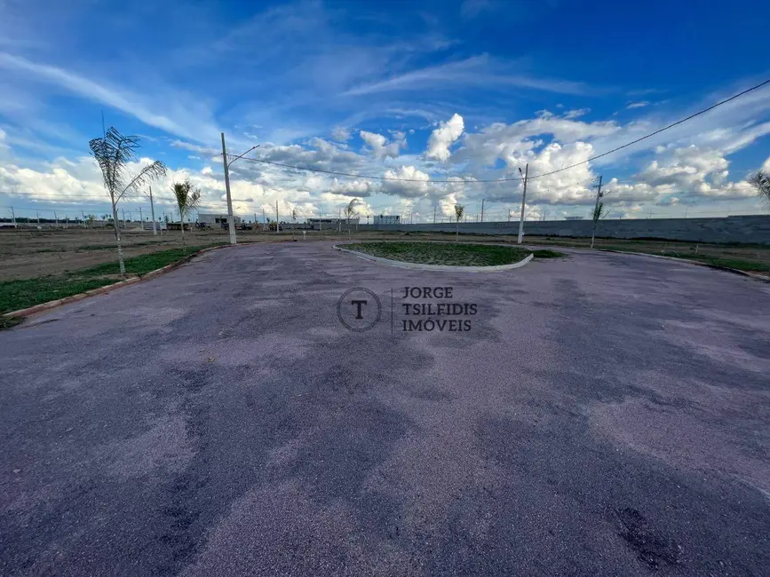 Foto 2 de Terreno / Lote à venda, 723m2 em Sinop - MT
