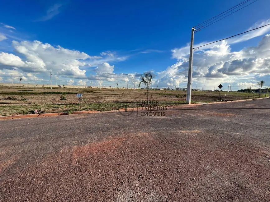 Foto 1 de Terreno / Lote à venda, 340m2 em Sinop - MT