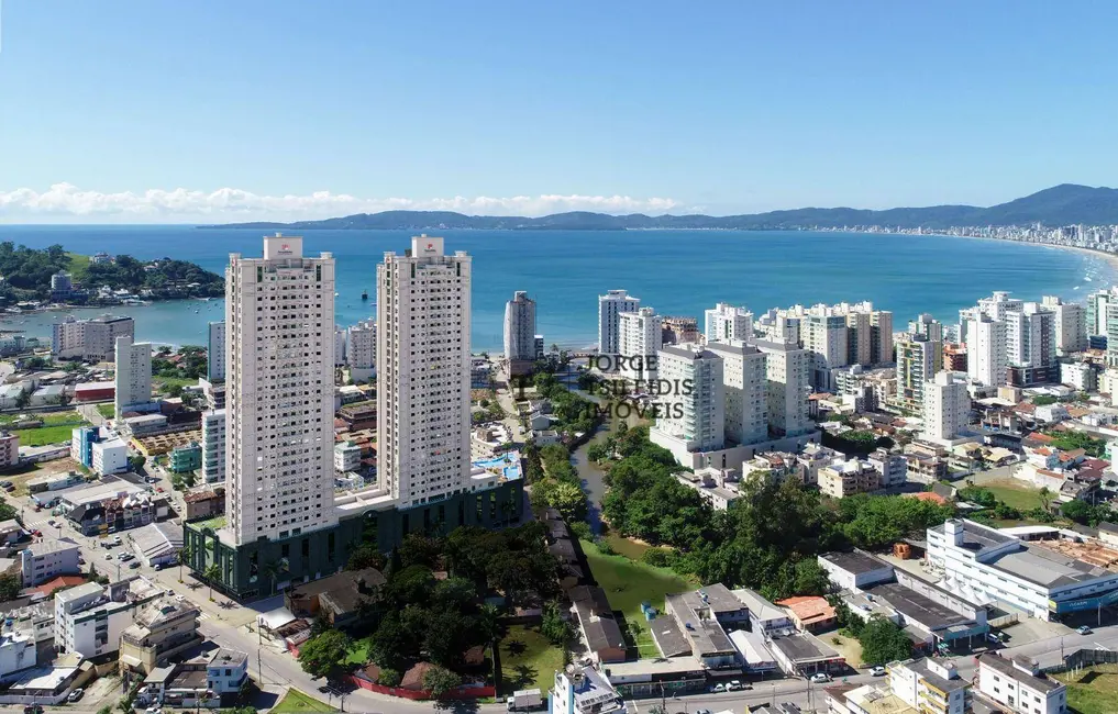 Apartamento com 4 quartos à venda, 200m2 em Centro, Itapema - SC - imagem 3 Foto 3 de Apartamento com 4 quartos à venda, 200m2 em Centro, Itapema - SC