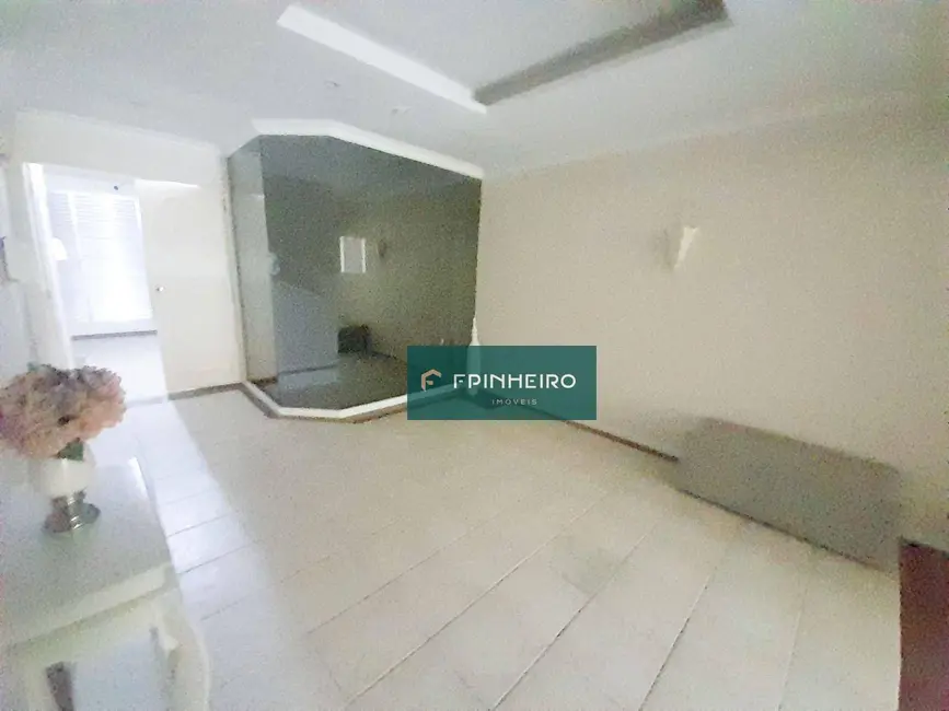 Apartamento com 3 quartos para alugar, 112m2 em Méier, Rio De Janeiro - RJ - imagem 4 Foto 4 de Apartamento com 3 quartos para alugar, 112m2 em Méier, Rio De Janeiro - RJ