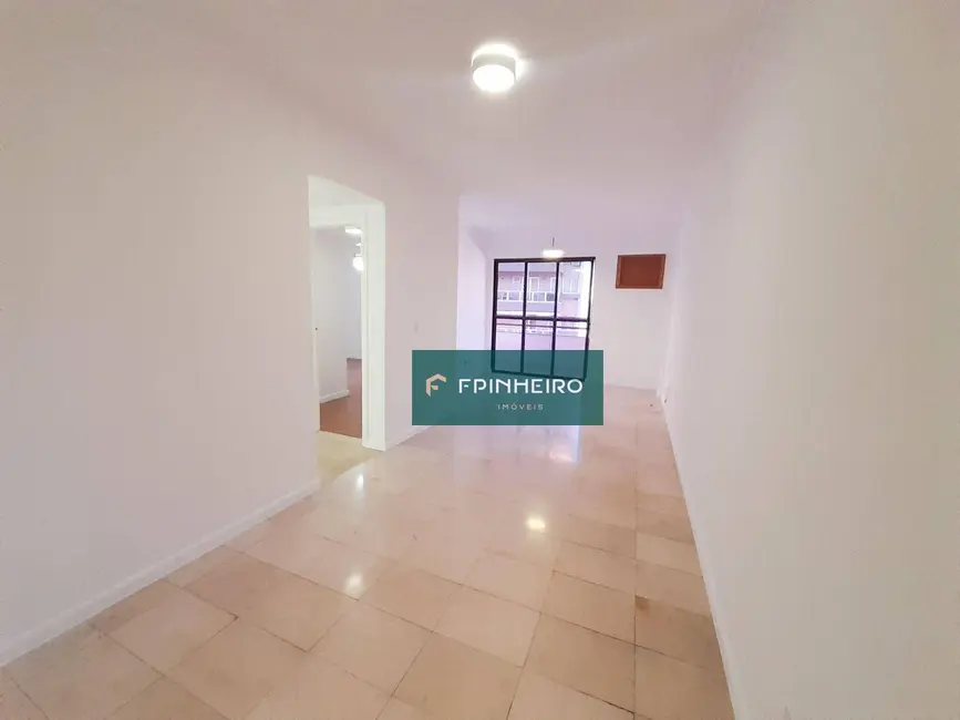 Apartamento com 3 quartos para alugar, 112m2 em Méier, Rio De Janeiro - RJ - imagem 9 Foto 9 de Apartamento com 3 quartos para alugar, 112m2 em Méier, Rio De Janeiro - RJ