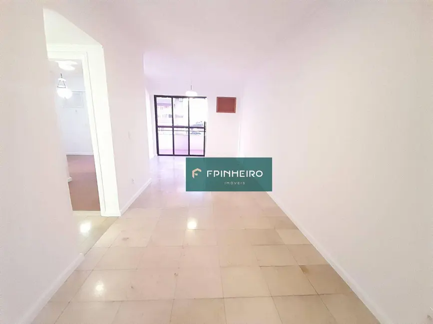 Apartamento com 3 quartos para alugar, 112m2 em Méier, Rio De Janeiro - RJ - imagem 8 Foto 8 de Apartamento com 3 quartos para alugar, 112m2 em Méier, Rio De Janeiro - RJ