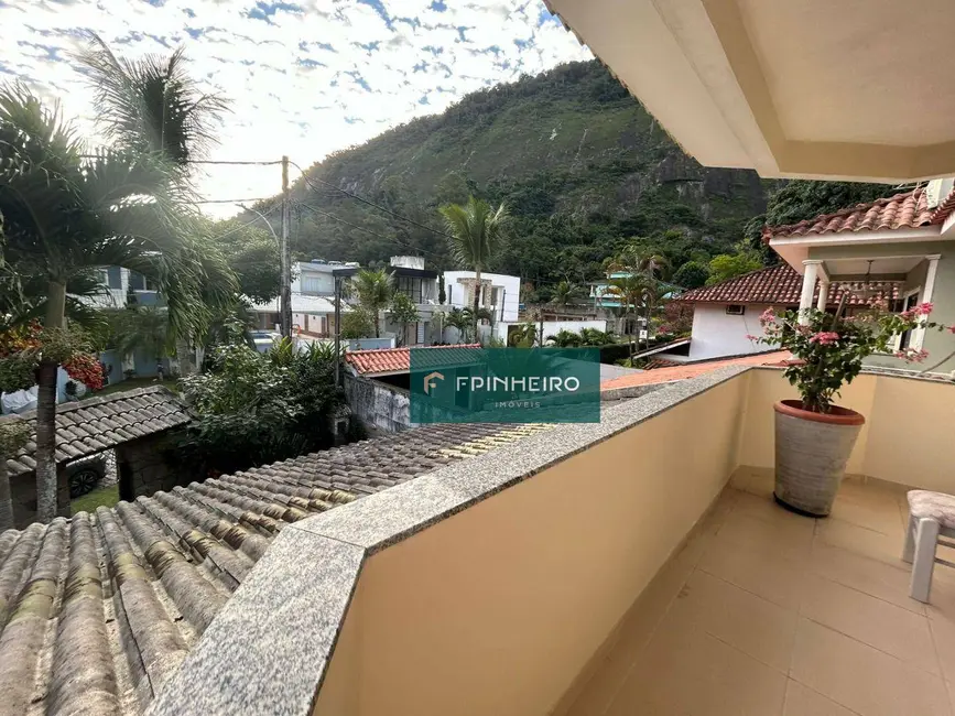 Foto 2 de Casa de Condomínio com 3 quartos à venda, 333m2 em Camorim, Rio De Janeiro - RJ