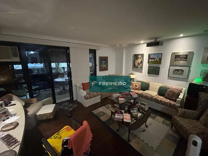 Foto 3 de Apartamento com 3 quartos à venda, 180m2 em Copacabana, Rio De Janeiro - RJ