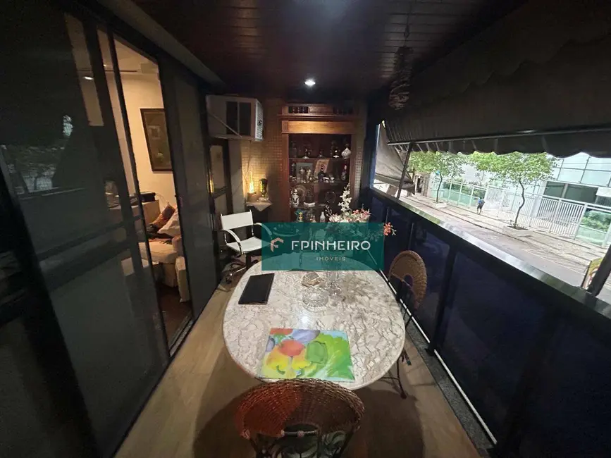 Foto 4 de Apartamento com 3 quartos à venda, 180m2 em Copacabana, Rio De Janeiro - RJ