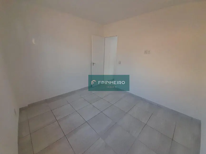Casa com 2 quartos para alugar, 50m2 em Del Castilho, Rio De Janeiro - RJ - imagem 8 Foto 8 de Casa com 2 quartos para alugar, 50m2 em Del Castilho, Rio De Janeiro - RJ