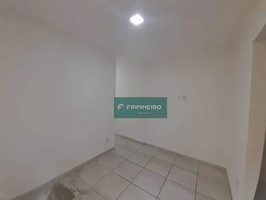 Casa com 2 quartos para alugar, 50m2 em Del Castilho, Rio De Janeiro - RJ - imagem 2 Foto 2 de Casa com 2 quartos para alugar, 50m2 em Del Castilho, Rio De Janeiro - RJ
