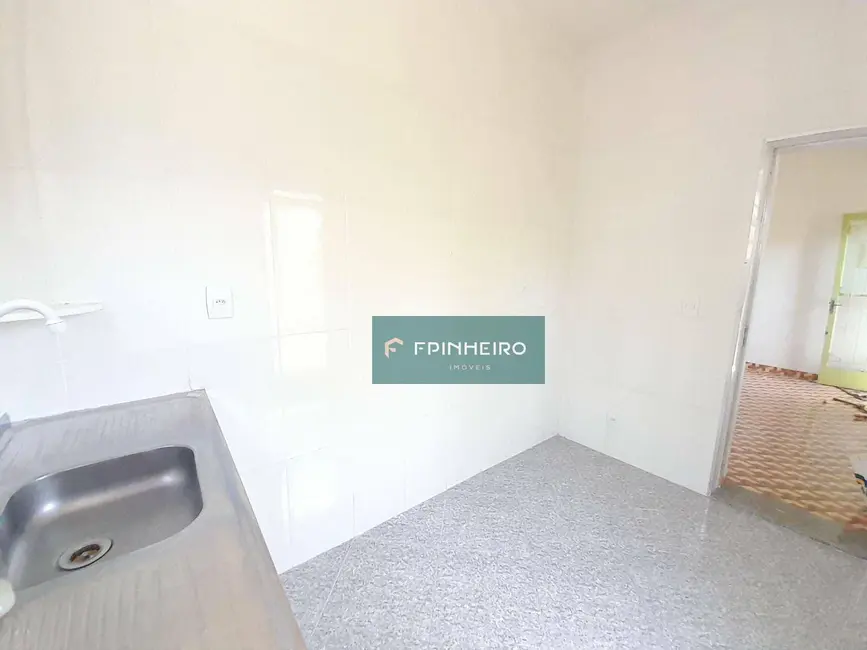 Foto 3 de Casa com 2 quartos para alugar, 50m2 em Bento Ribeiro, Rio De Janeiro - RJ