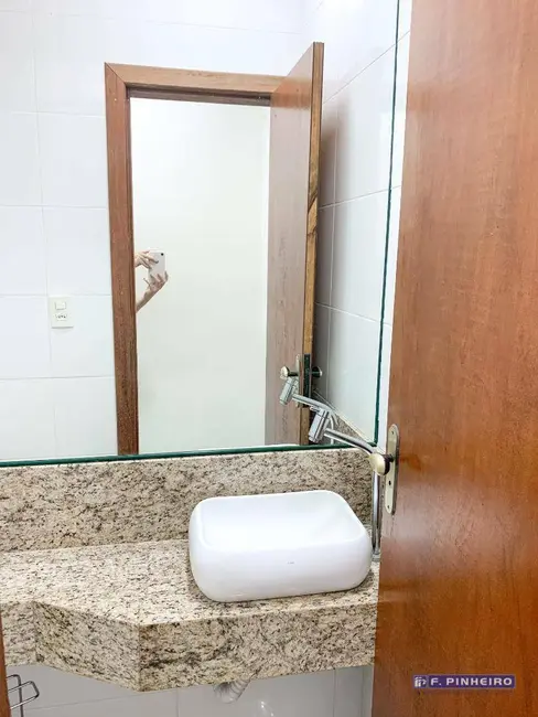 Sala Comercial para alugar, 300m2 em Méier, Rio De Janeiro - RJ - imagem 9 Foto 9 de Sala Comercial para alugar, 300m2 em Méier, Rio De Janeiro - RJ