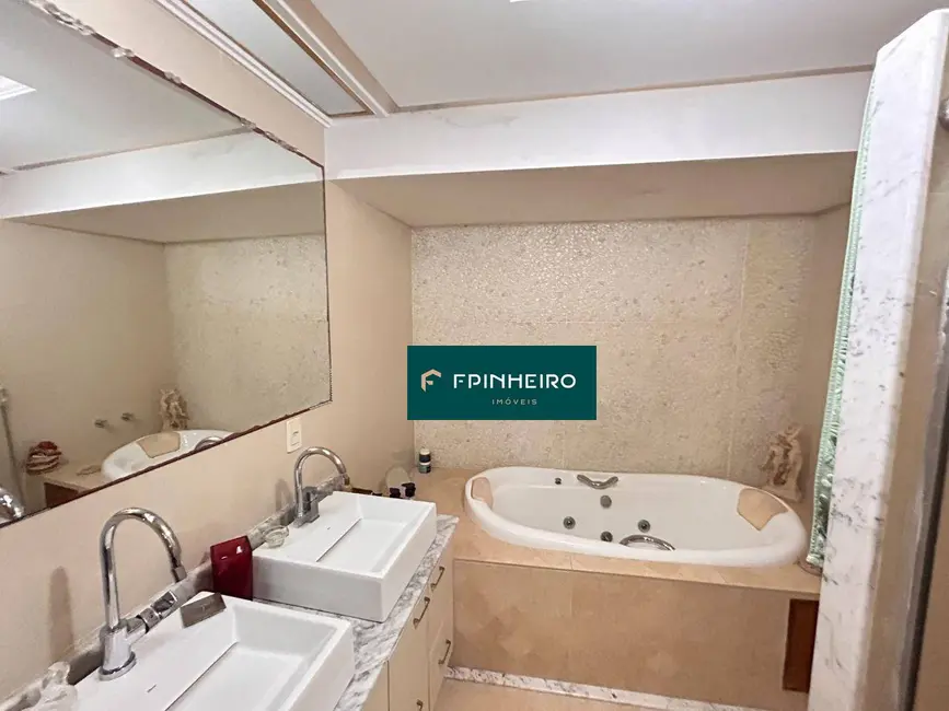 Cobertura com 4 quartos à venda, 355m2 em Copacabana, Rio De Janeiro - RJ - imagem 5 Foto 5 de Cobertura com 4 quartos à venda, 355m2 em Copacabana, Rio De Janeiro - RJ