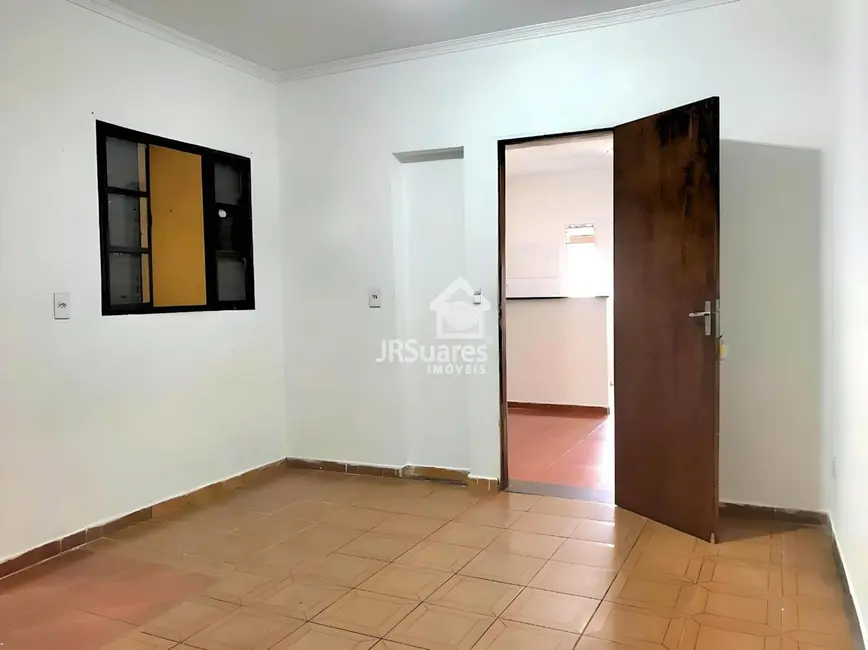 Foto 1 de Sobrado com 1 quarto para alugar em Vila Ayrosa, São Paulo - SP