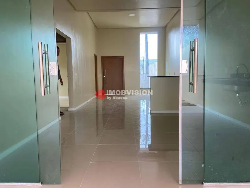 Foto 3 de Casa com 3 quartos à venda, 300m2 em Tarumã, Manaus - AM