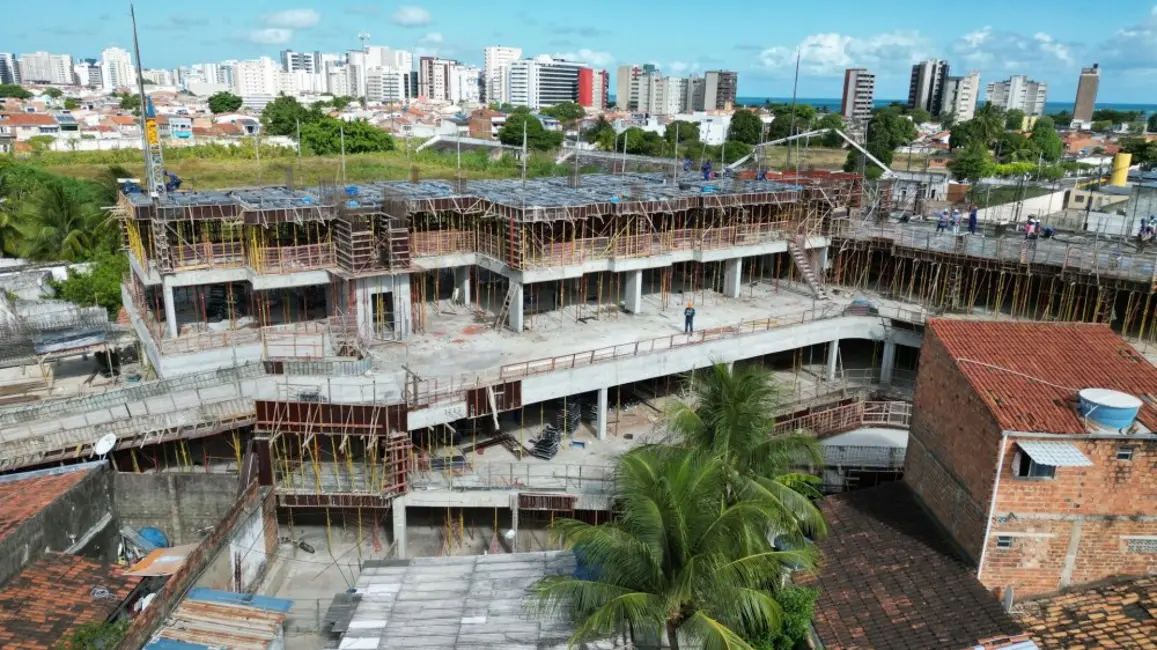 Apartamento com 2 quartos à venda, 56m2 em Pajuçara, Maceio - AL - imagem 1 Foto 1 de Apartamento com 2 quartos à venda, 56m2 em Pajuçara, Maceio - AL