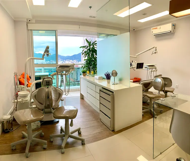 Foto 1 de Sala Comercial para alugar, 68m2 em Gonzaga, Santos - SP